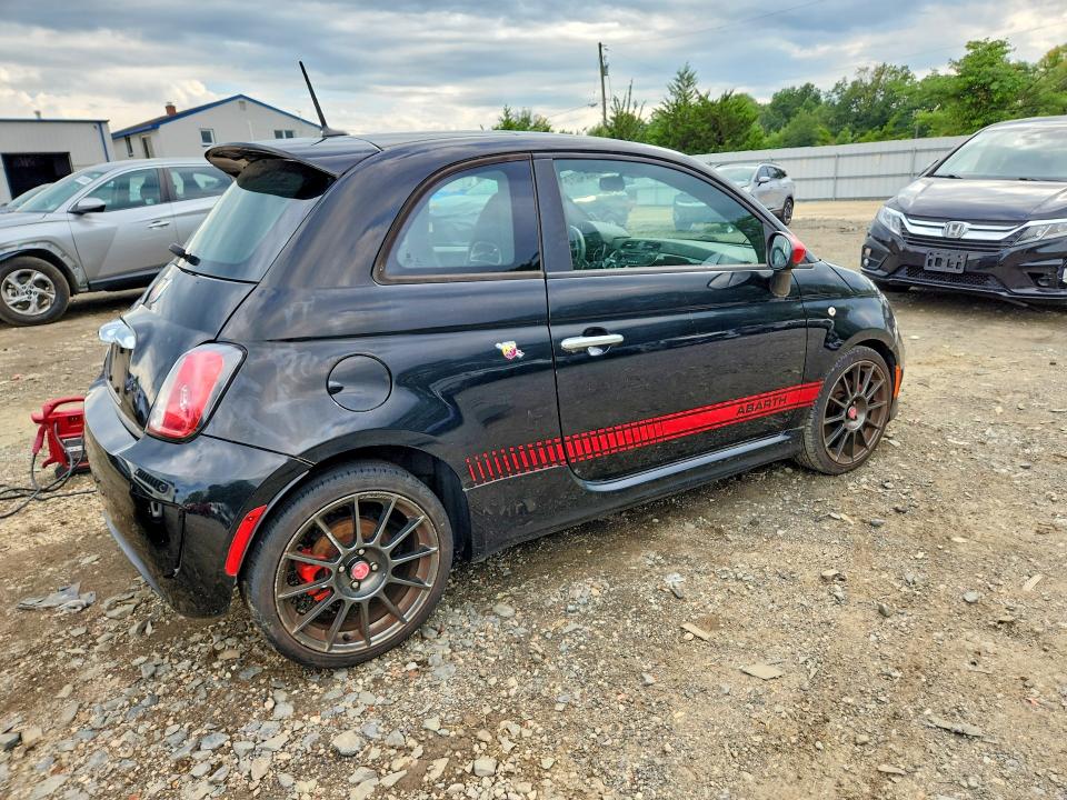 65242376 :رقم المزاد ، 3C3CFFFH7FT500149 vin ، 2015 Fiat 500 مزاد بيع