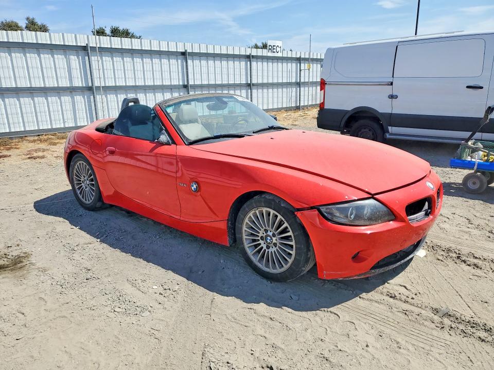 61448656 :رقم المزاد ، 4USBT53424LU06291 vin ، 2004 Bmw Z4 مزاد بيع