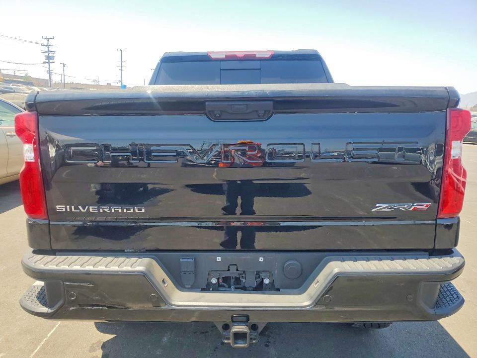 Продаж на аукціоні авто 2025 Chevrolet Silverado, vin: 3GCUKHE85SG162889, номер лоту: 63570196