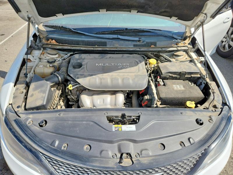 64146136 :رقم المزاد ، 1C3CCCBB7FN746921 vin ، 2015 Chrysler 200 مزاد بيع
