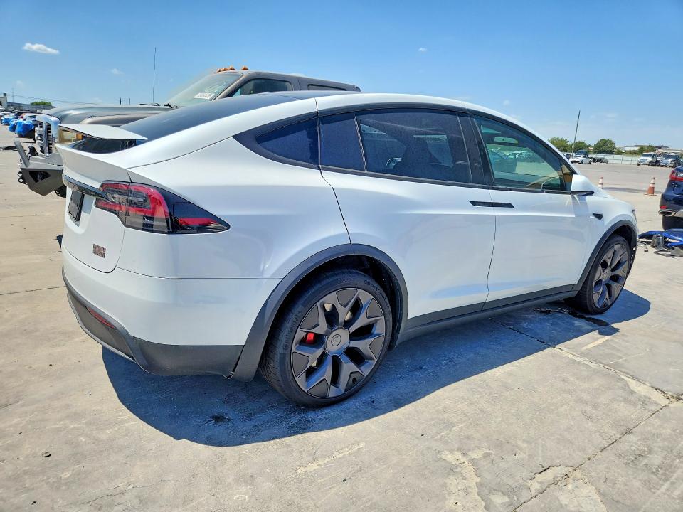 64690606 :رقم المزاد ، 7SAXCBE68TF486676 vin ، 2026 Tesla Model X مزاد بيع