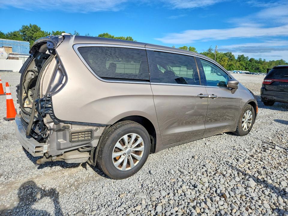 65880956 :رقم المزاد ، 2C4RC1FGXJR256923 vin ، 2018 Chrysler Pacifica مزاد بيع