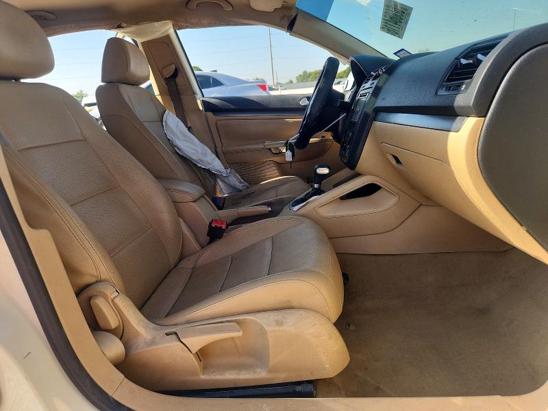 66064116 :رقم المزاد ، 3VWRM71KX8M168769 vin ، 2008 Volkswagen Jetta مزاد بيع