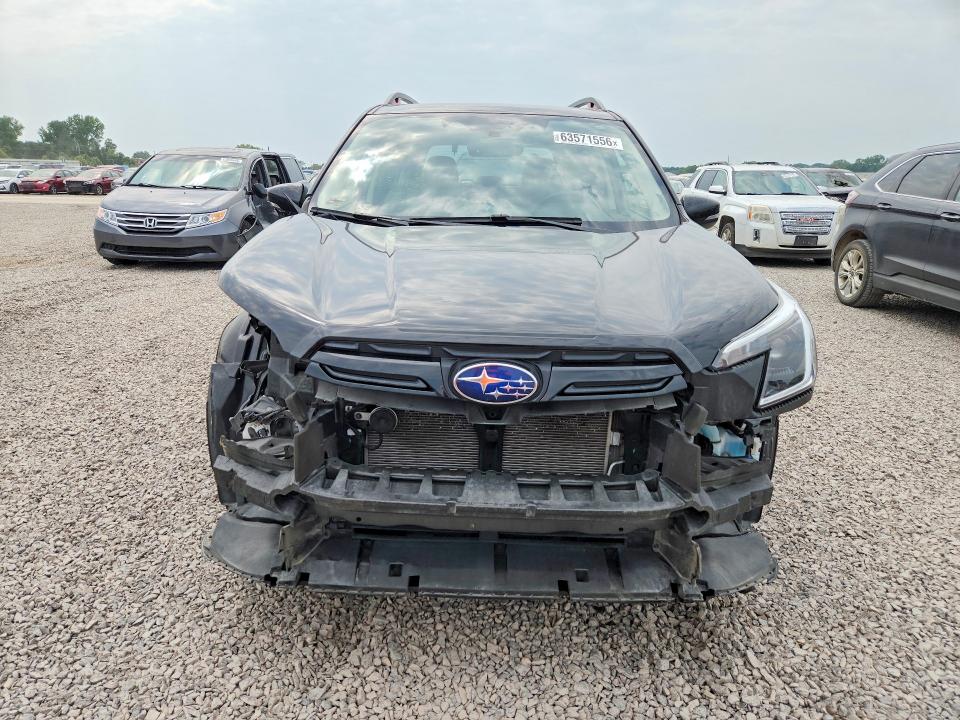 63571556 :رقم المزاد ، JF2SKAJC0NH502681 vin ، 2022 Subaru Forester مزاد بيع