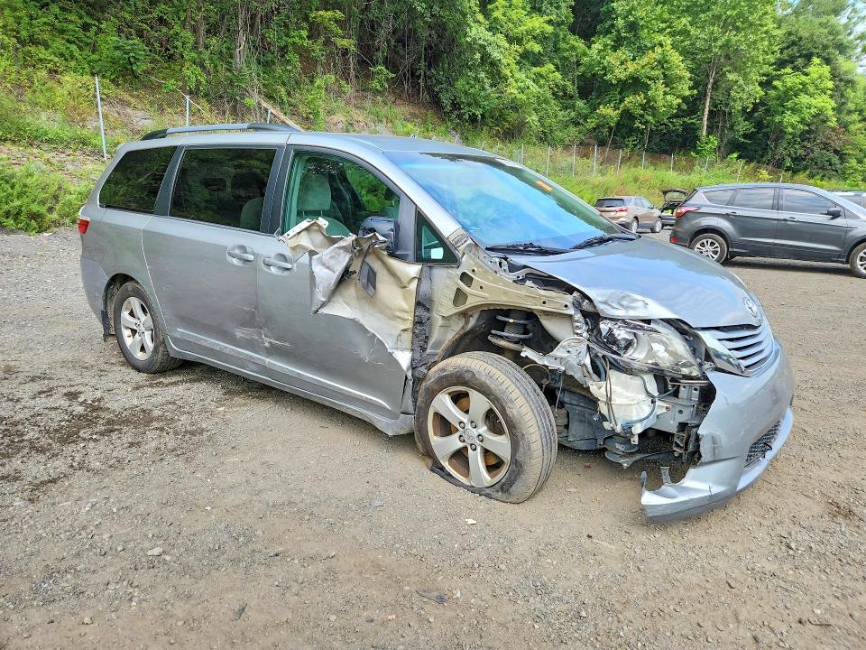Aukcja sprzedaży 2017 Toyota Sienna, vin: 5TDKZ3DC3HS806122, numer aukcji: 66558216
