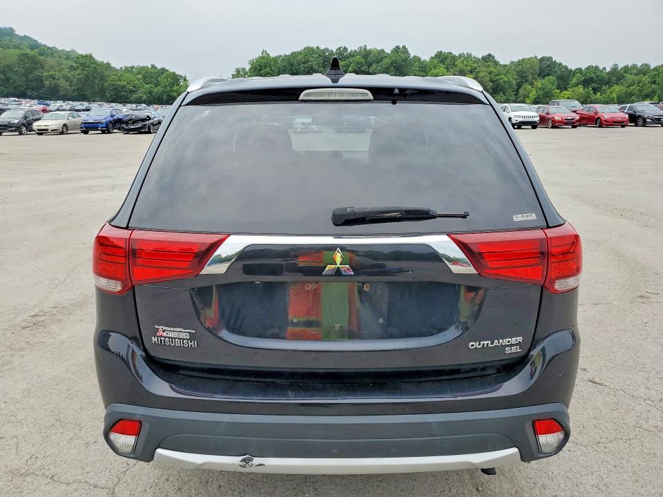 2017 Mitsubishi Outlander მანქანა იყიდება აუქციონზე, vin: JA4AZ3A36HZ068373, აუქციონის ნომერი: 64555976