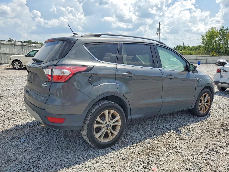 Продаж на аукціоні авто 2018 Ford Escape, vin: 1FMCU0GD5JUB40321, номер лоту: 65213056