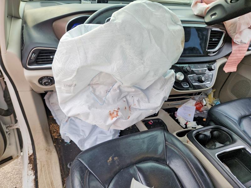 2018 Chrysler Pacifica მანქანა იყიდება აუქციონზე, vin: 2C4RC1EG0JR317391, აუქციონის ნომერი: 63657336