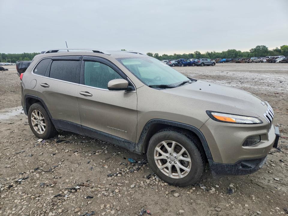 63886566 :رقم المزاد ، 1C4PJMCS4HW636350 vin ، 2017 Jeep Cherokee مزاد بيع