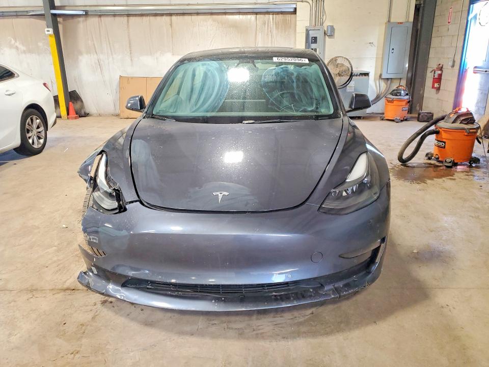 Продаж на аукціоні авто 2022 Tesla Model 3, vin: 5YJ3E1EA8NF102239, номер лоту: 62952096