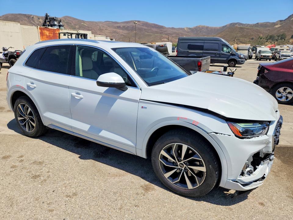 63925846 :رقم المزاد ، WA1EAAFYXP2151992 vin ، 2023 Audi Q5 مزاد بيع