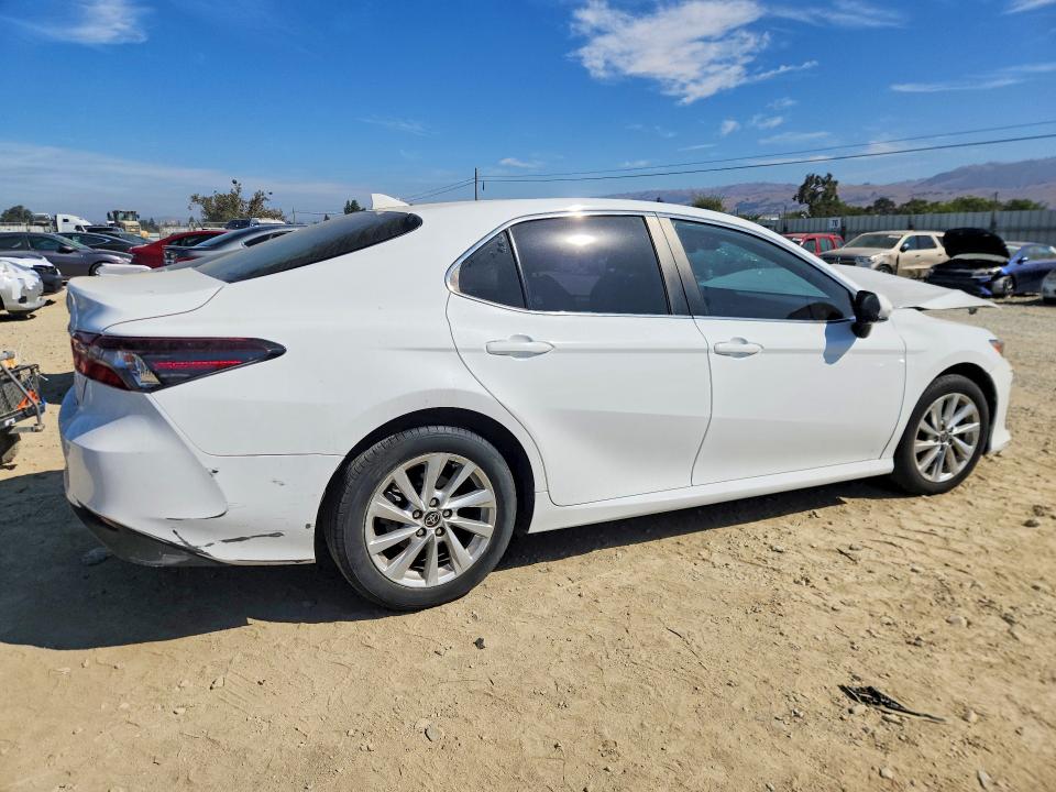 65486886 :رقم المزاد ، 4T1C11AK9RU841607 vin ، 2024 Toyota Camry مزاد بيع
