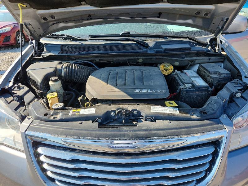 2016 Chrysler Town & Country მანქანა იყიდება აუქციონზე, vin: 2C4RC1BG3GR293293, აუქციონის ნომერი: 63318276