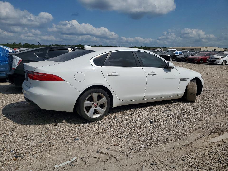 Продаж на аукціоні авто 2018 Jaguar Xf, vin: SAJBR4FX7JCY70596, номер лоту: 64149176