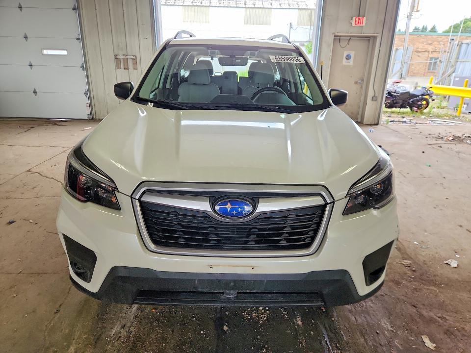 63596056 :رقم المزاد ، JF2SKADC2MH424835 vin ، 2021 Subaru Forester مزاد بيع