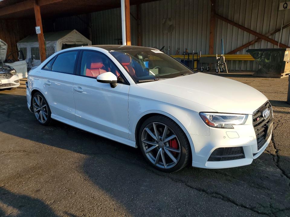 Продаж на аукціоні авто 2018 Audi S3, vin: WAUB1HFF8J1082066, номер лоту: 64747146
