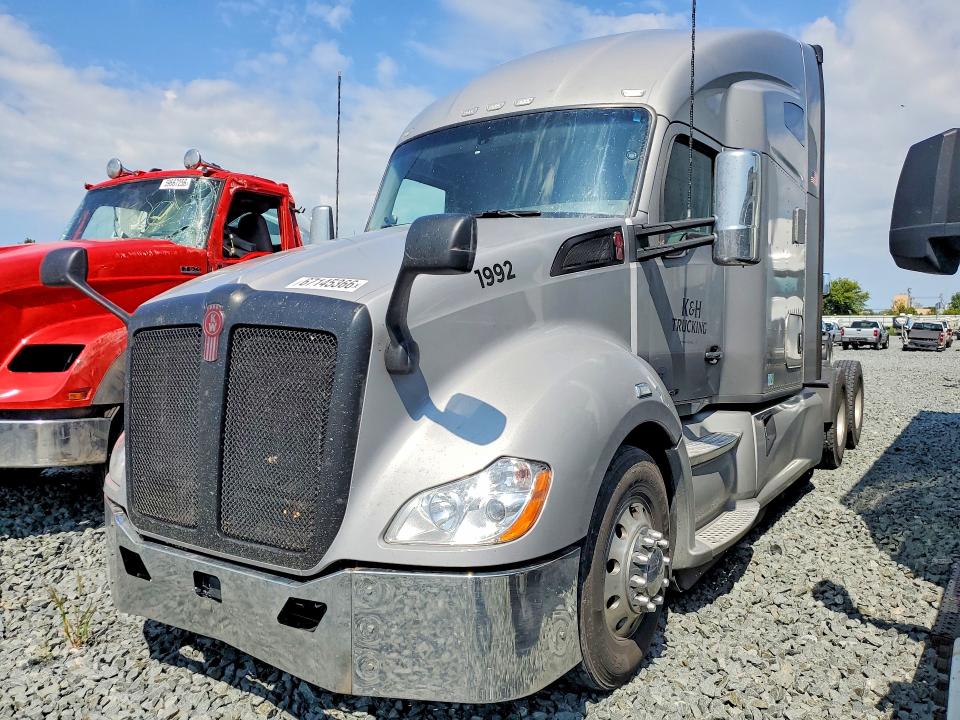 Auction sale of the 2021 Kenworth Construction, vin: 1XKYDP9X8MJ455313, lot number: 67145366
