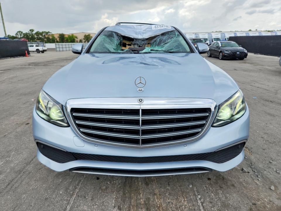 63704146 :رقم المزاد ، WDDZF4JB1JA344886 vin ، 2018 Mercedes-benz E مزاد بيع