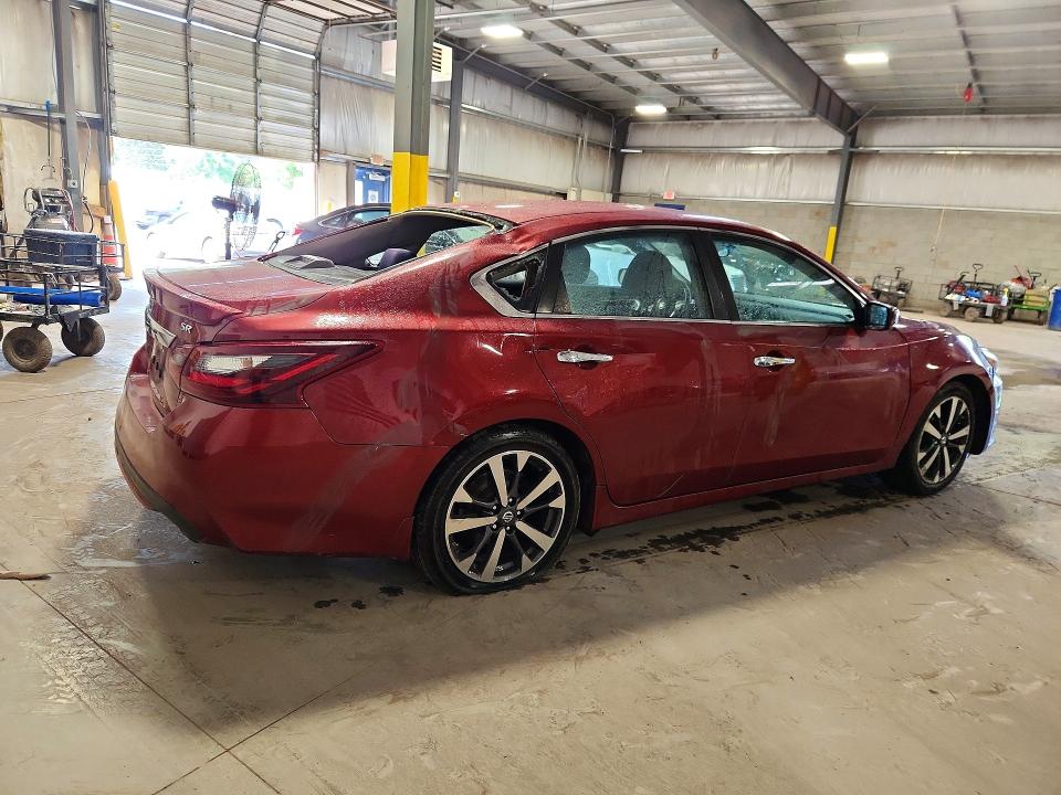 Продаж на аукціоні авто 2017 Nissan Altima, vin: 1N4AL3AP1HN330422, номер лоту: 64212156