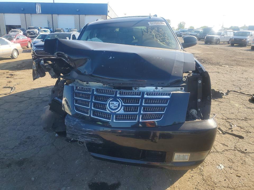 Продажа на аукционе авто 2008 Cadillac Escalade, vin: 1GYFK66868R252714, номер лота: 66908696