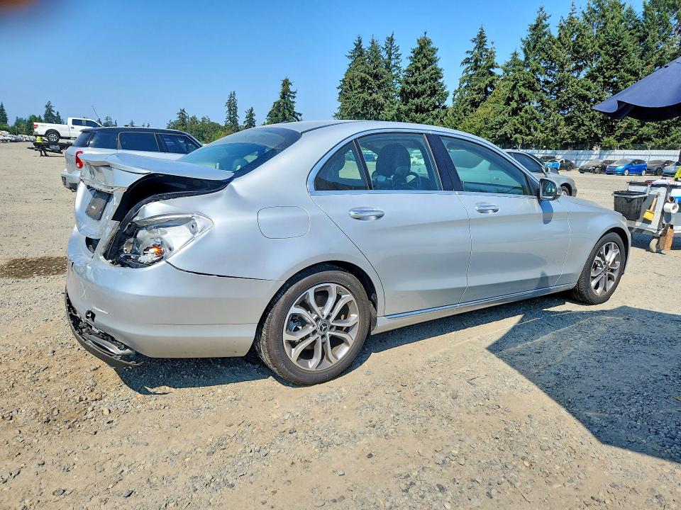 62632836 :رقم المزاد ، 55SWF4JB3JU257591 vin ، 2018 Mercedes-benz C مزاد بيع