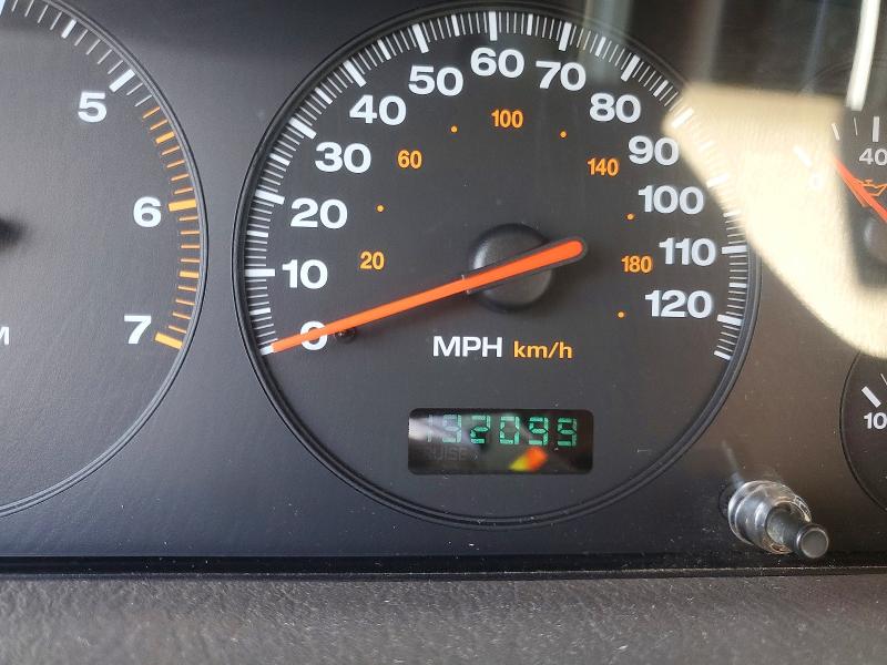 63649826 :رقم المزاد ، 1J4GW58N8YC204642 vin ، 2000 Jeep Grand Cherokee مزاد بيع