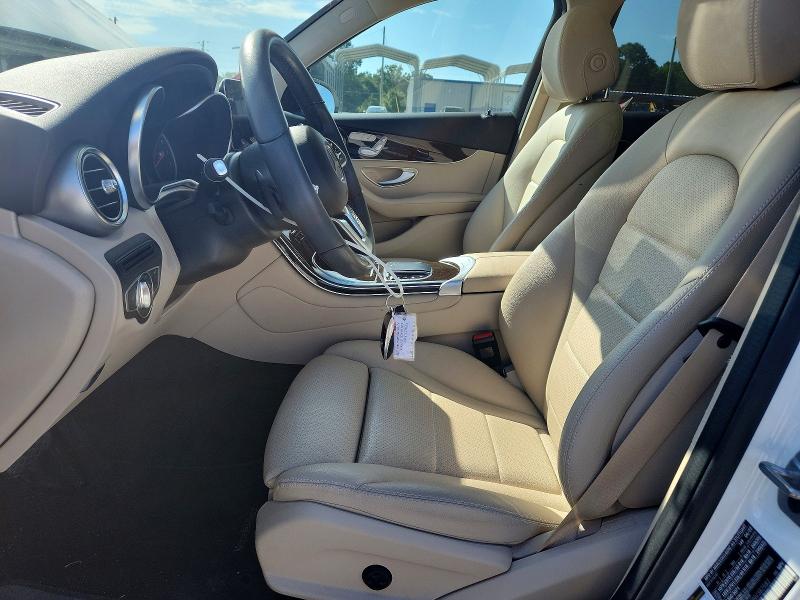 64416896 :رقم المزاد ، W1N0G8DB3NV382582 vin ، 2022 Mercedes-benz Glc مزاد بيع