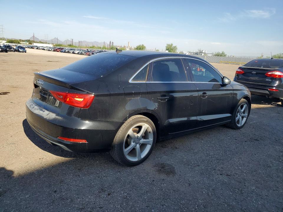 Продажа на аукционе авто 2015 Audi A3, vin: WAUACGFF4F1120979, номер лота: 66792566