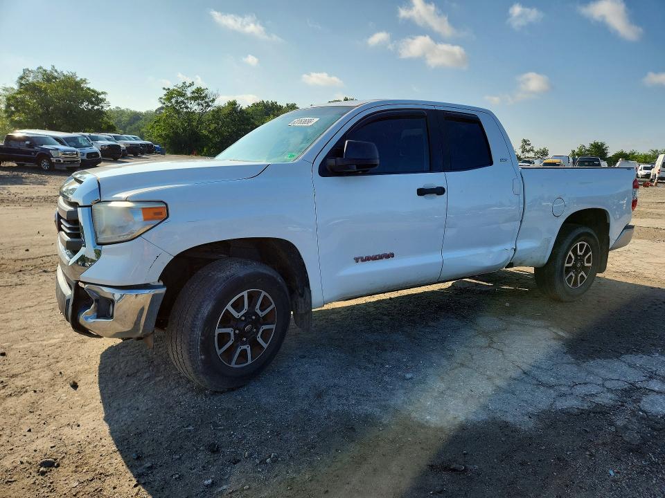 Auction sale of the 2015 Toyota Tundra, vin: 5TFUM5F12FX060428, lot number: 63763656