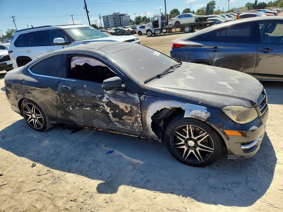 65161466 :رقم المزاد ، WDDGJ4HB1EG269783 vin ، 2014 Mercedes-benz C مزاد بيع