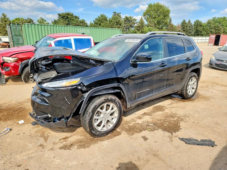 66120436 :رقم المزاد ، 1C4PJMCS3HW635920 vin ، 2017 Jeep Cherokee مزاد بيع