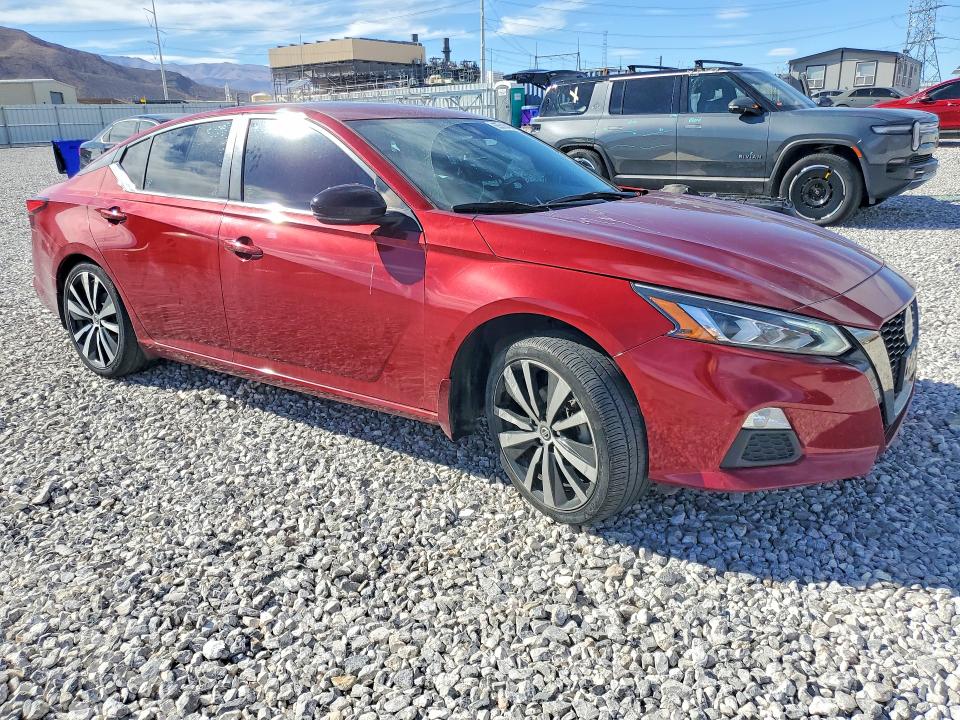 65518406 :رقم المزاد ، 1N4BL4CW5MN418852 vin ، 2021 Nissan Altima مزاد بيع