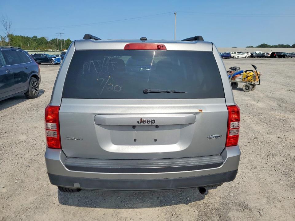 64642106 :رقم المزاد ، 1C4NJRFB4FD218010 vin ، 2015 Jeep Patriot مزاد بيع