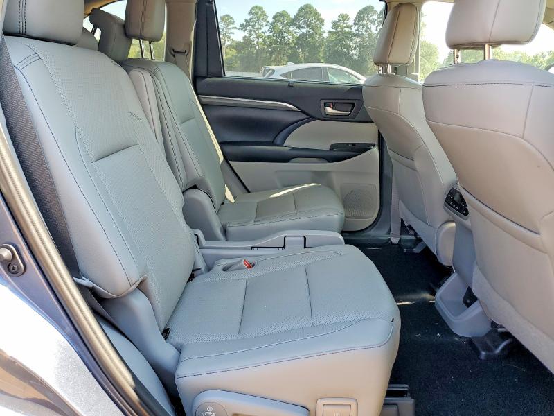 63182636 :رقم المزاد ، 5TDDZRFH1KS993162 vin ، 2019 Toyota Highlander مزاد بيع
