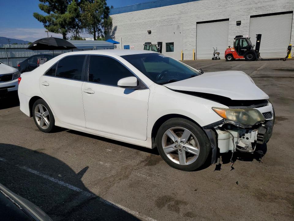 2014 Toyota Camry მანქანა იყიდება აუქციონზე, vin: 4T1BF1FK1EU777305, აუქციონის ნომერი: 64695006