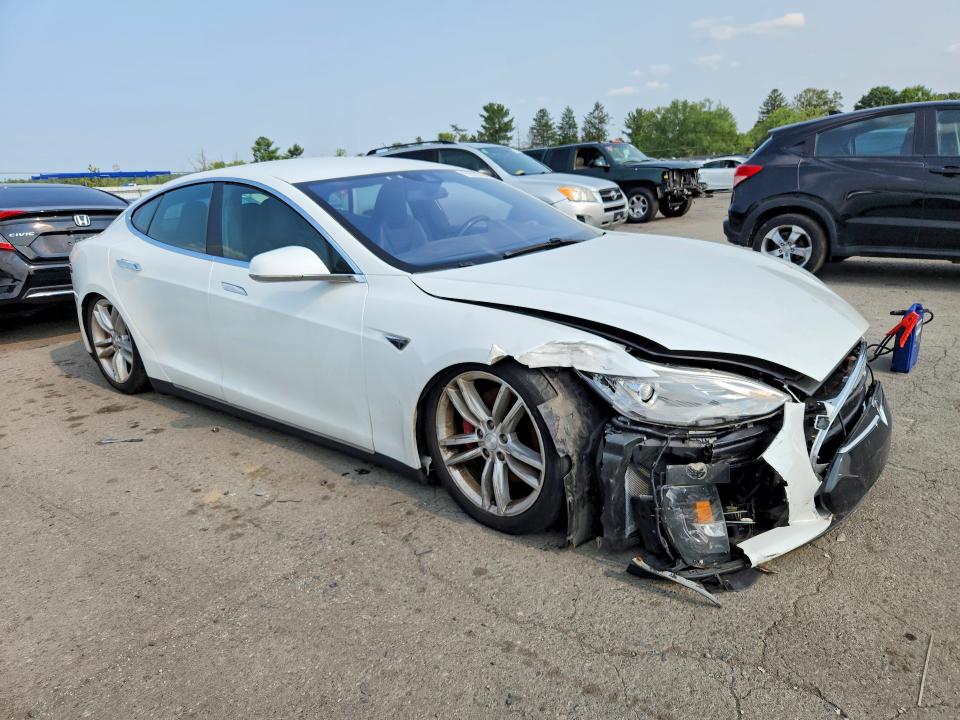2015 Tesla Model S მანქანა იყიდება აუქციონზე, vin: 5YJSA1H49FF098040, აუქციონის ნომერი: 62629746