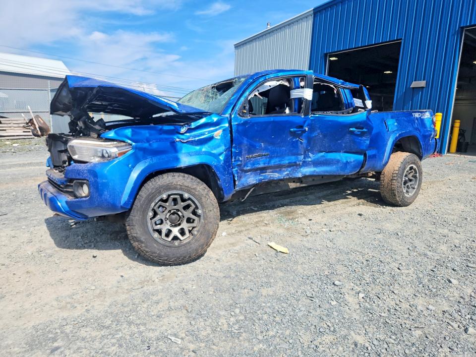 66617986 :رقم المزاد ، 5TFDZ5BN9GX006569 vin ، 2016 Toyota Tacoma مزاد بيع