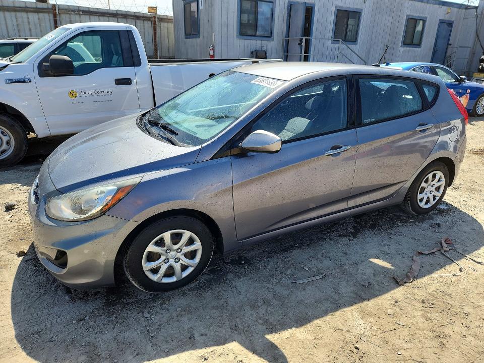 2014 Hyundai Accent მანქანა იყიდება აუქციონზე, vin: KMHCT5AE4EU141788, აუქციონის ნომერი: 63697656