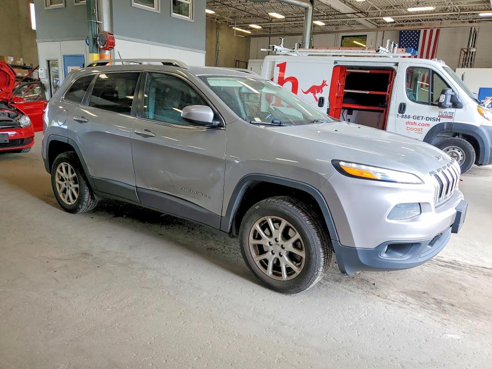 66554946 :رقم المزاد ، 1C4PJLCB7FW790705 vin ، 2015 Jeep Cherokee مزاد بيع