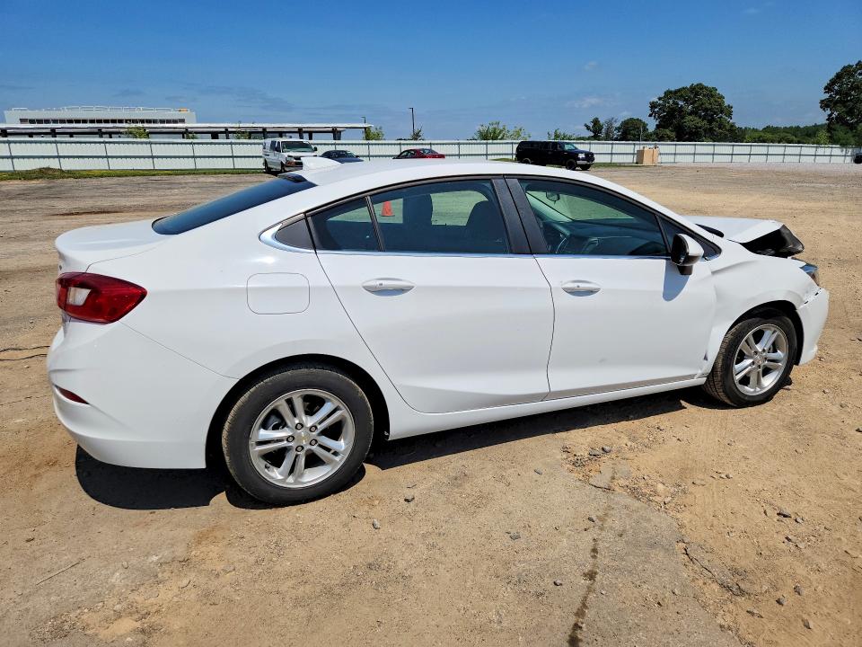Продаж на аукціоні авто 2018 Chevrolet Cruze, vin: 1G1BE5SM4J7181662, номер лоту: 64101916