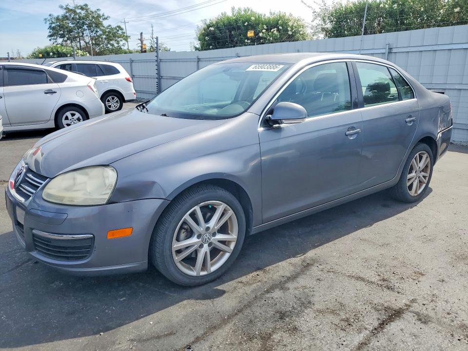 65903886 :رقم المزاد ، 3VWSG71K05M637243 vin ، 2005 Volkswagen New Jetta مزاد بيع