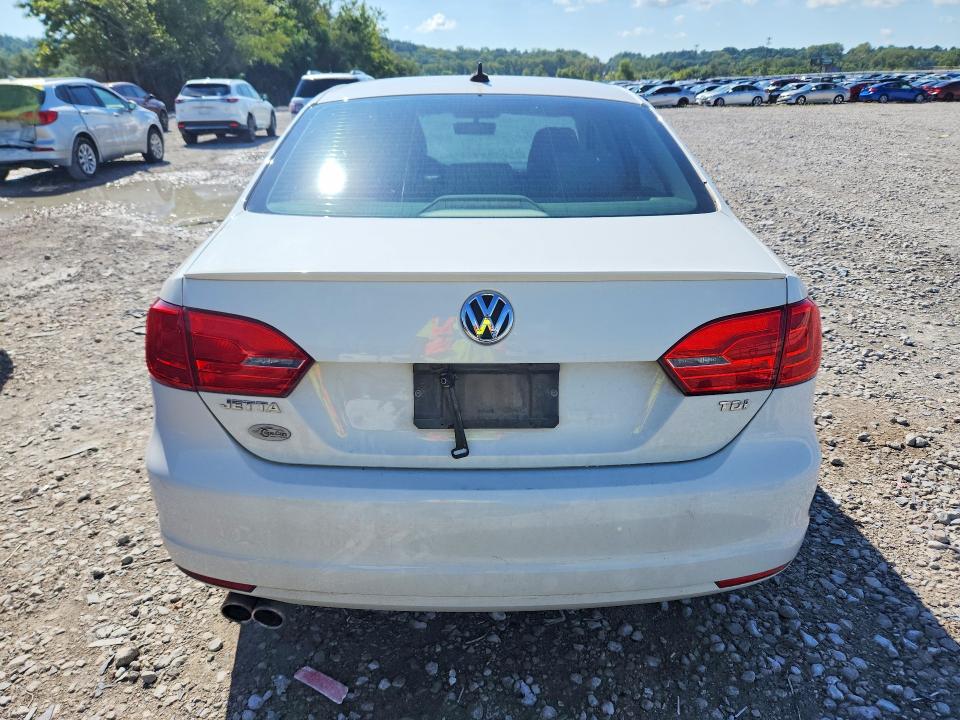 64913686 :رقم المزاد ، 3VWLL7AJ5BM123052 vin ، 2011 Volkswagen Jetta مزاد بيع