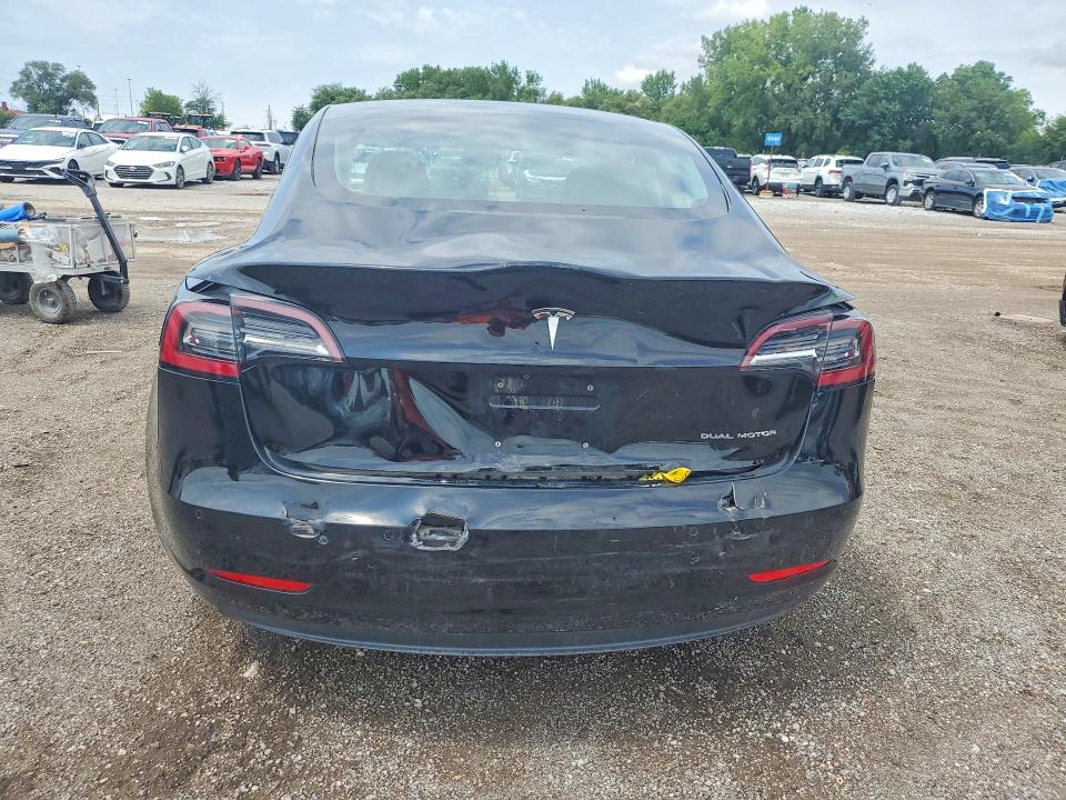 64983836 :رقم المزاد ، 5YJ3E1EB8JF127287 vin ، 2018 Tesla Model 3 مزاد بيع