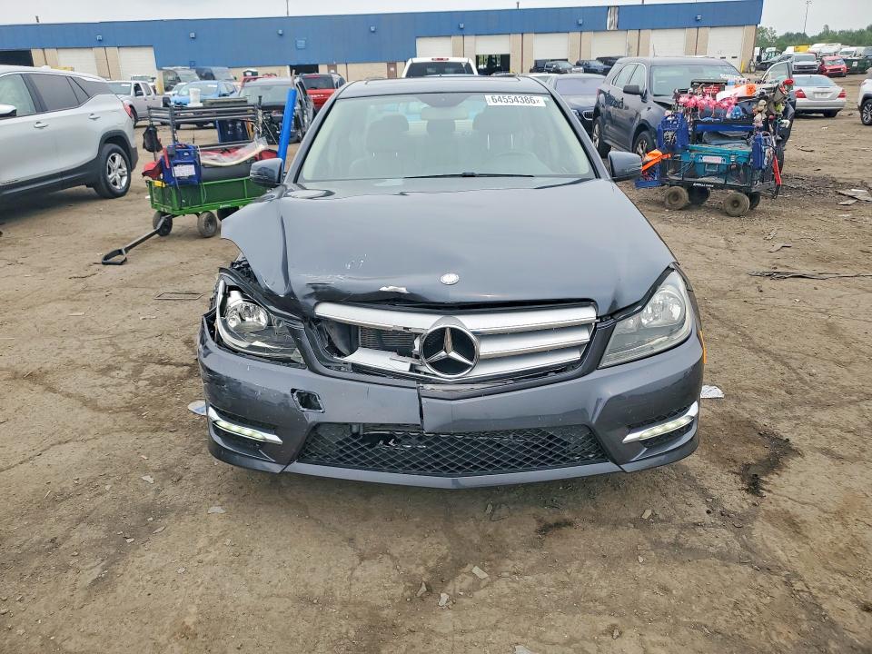 2014 Mercedes-benz C მანქანა იყიდება აუქციონზე, vin: WDDGF8AB4EA892983, აუქციონის ნომერი: 64554386