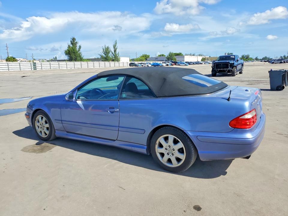 64391836 :رقم المزاد ، WDBLK70G4YT051944 vin ، 2000 Mercedes-benz Clk مزاد بيع