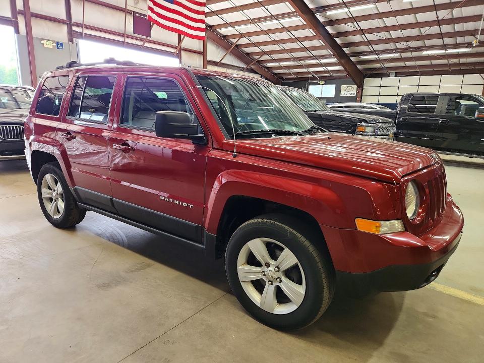 64741356 :رقم المزاد ، 1C4NJRFB8HD159675 vin ، 2017 Jeep Patriot مزاد بيع