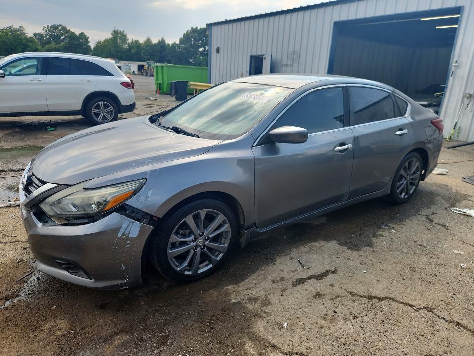 63333536 :رقم المزاد ، 1N4AL3APXJC295784 vin ، 2018 Nissan Altima مزاد بيع