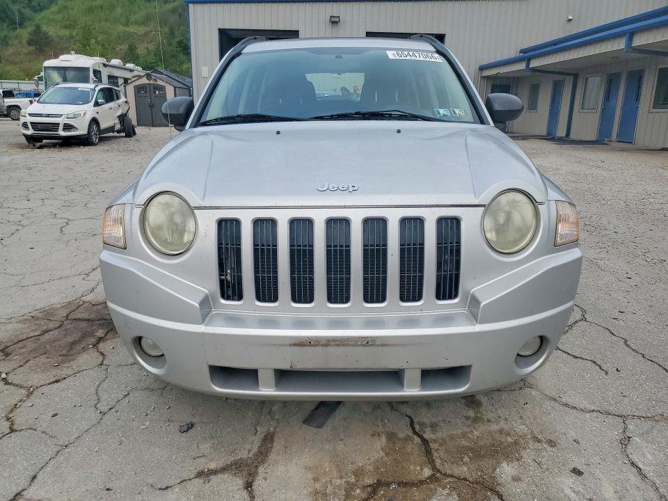 2010 Jeep Compass მანქანა იყიდება აუქციონზე, vin: 1J4NT4FB6AD589704, აუქციონის ნომერი: 65447066