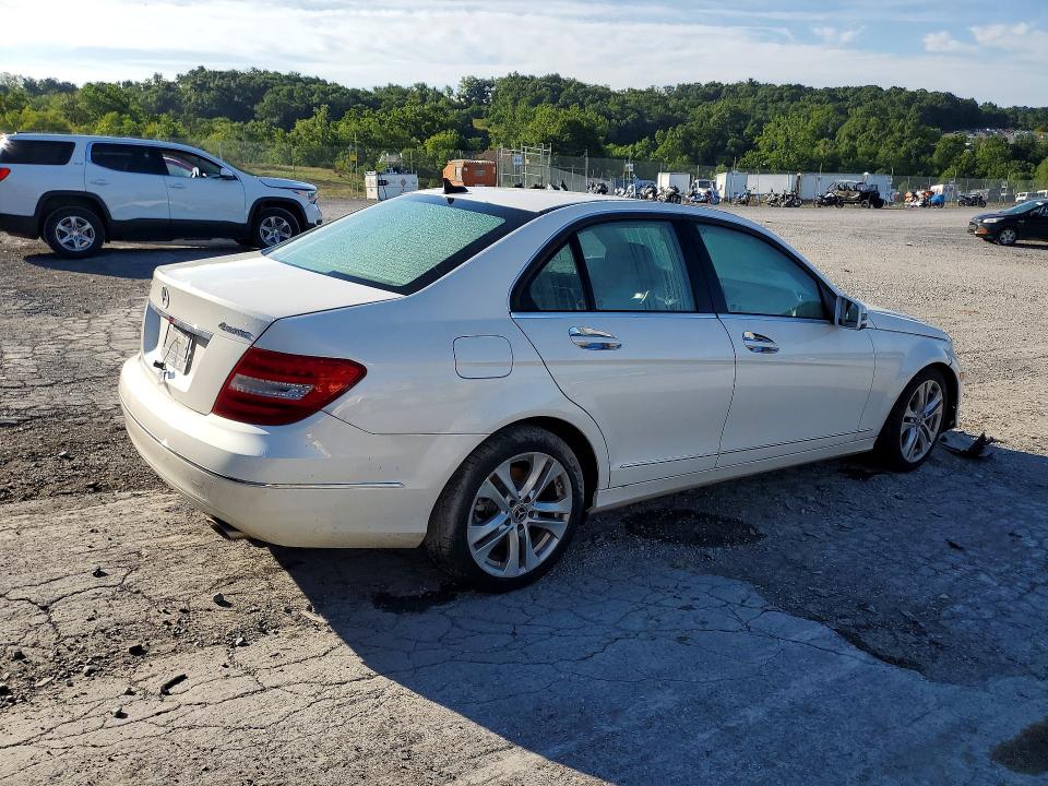 Продаж на аукціоні авто 2013 Mercedes-benz C, vin: WDDGF8AB9DR290032, номер лоту: 63303426
