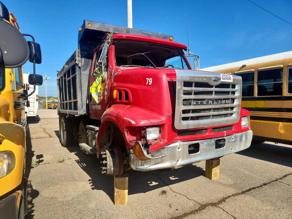 2001 Sterling Truck L მანქანა იყიდება აუქციონზე, vin: 2FZAASAK51AH72972, აუქციონის ნომერი: 63345546